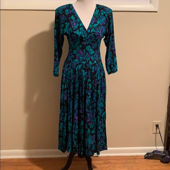 Beautiful vintage dress from the 90s .  Size 2. - Picture 1 of 5
